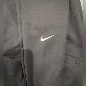 Nike Therma-Fit Black Apparel